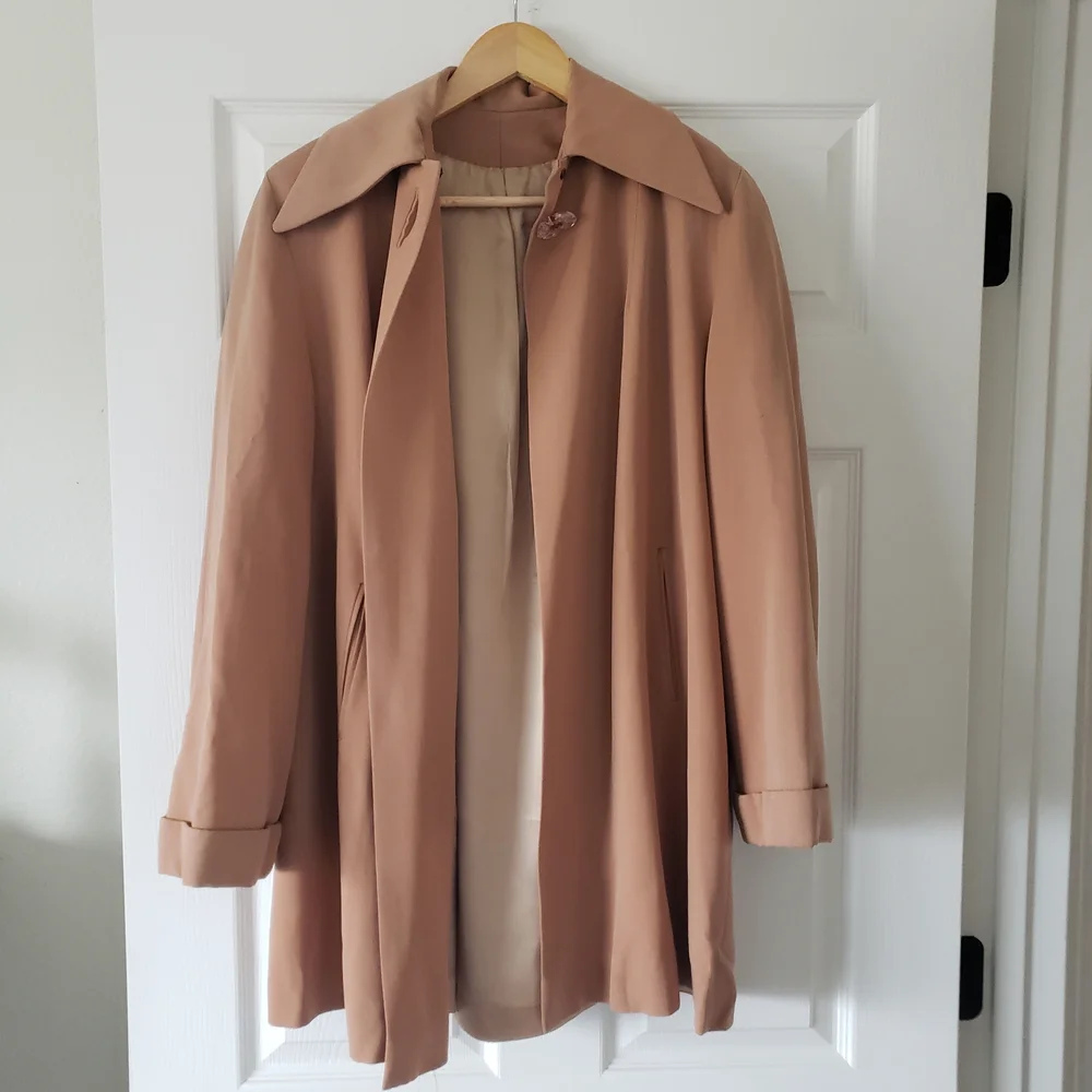1940s 1950s Vintage Wool Camel Tan Longsleeve Car Swing Coat Lucite Button #28 - Picture 3 of 16